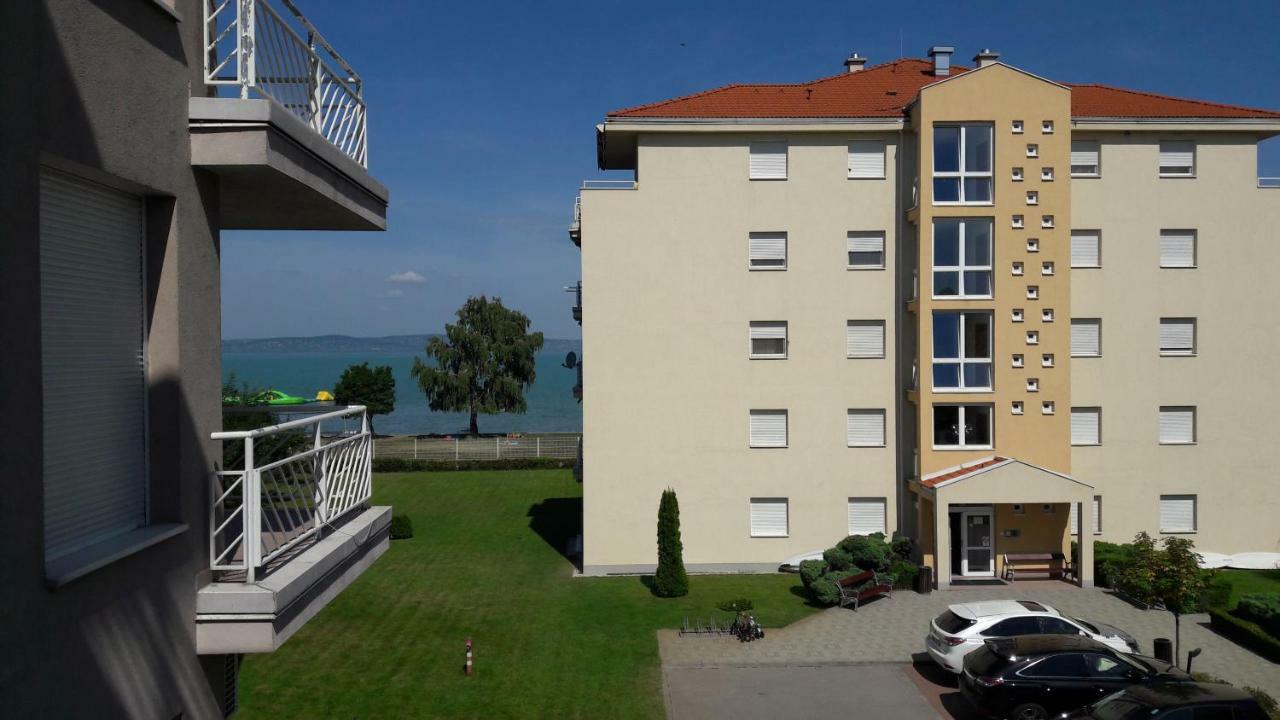 Siofoki Vizparti Nyaralo - Lakeside Apartment Exterior photo